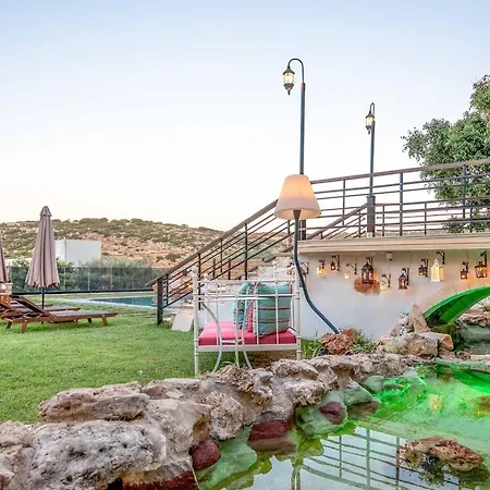 Staras - With Private Heated Pool & Jacuzzi *